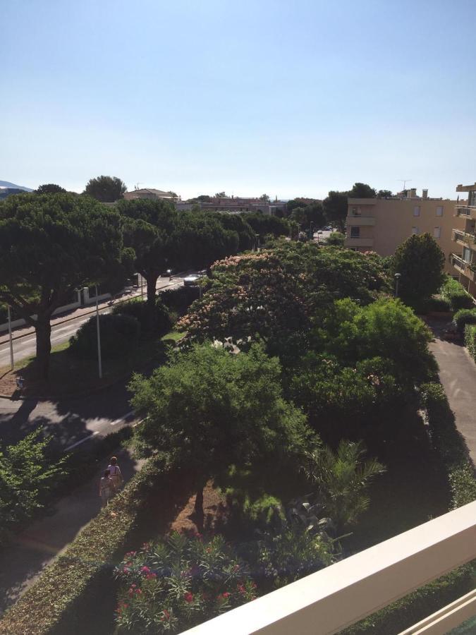 Bormes-Les-Mimosas - Appart 25M2 Avec Balcon - 4P Eksteriør billede